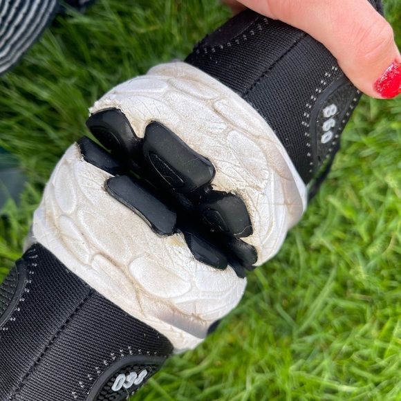 New Balance 860 Black Runners Size 8 - Picture 5 of 7